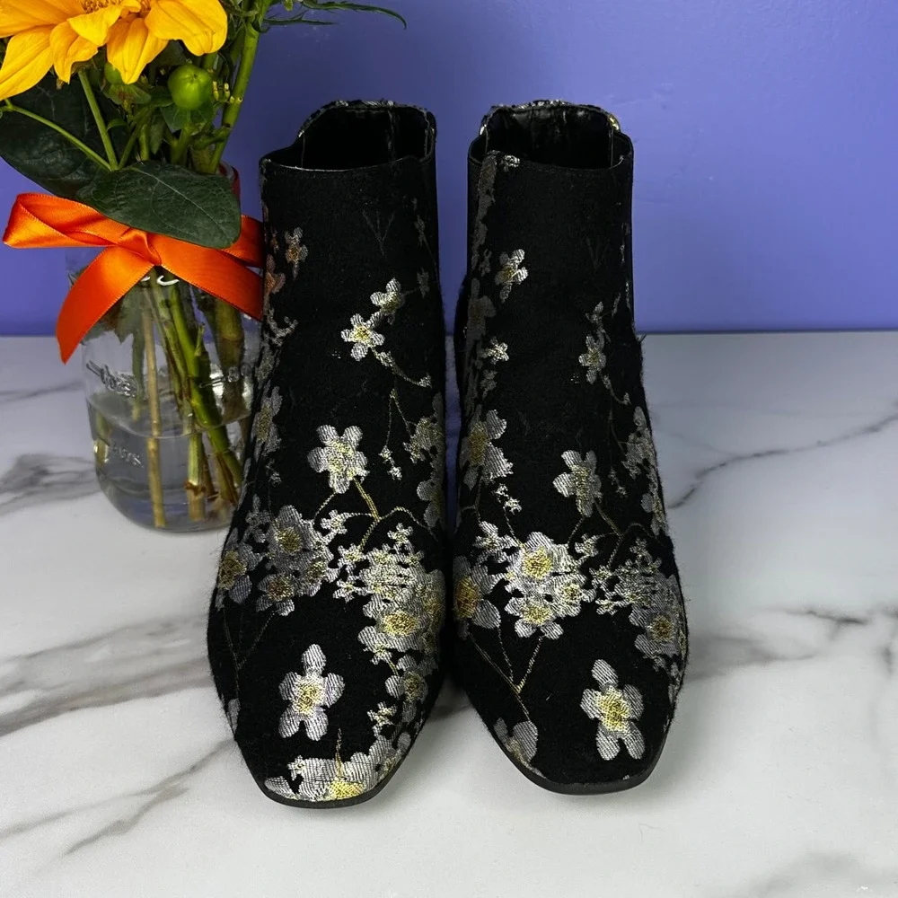 Anne Klein AK Gorgia Black Silver Floral Embroidered Velvet‎ Ankle Booties Sz 7M